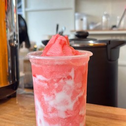 สตอว์เบอร์รี่โยเกิร์ต (ปั่น)