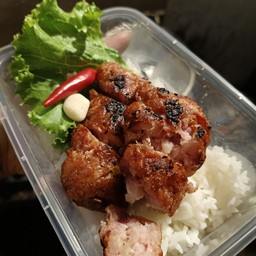 ข้าวแหนมหมูทอดอีสาน