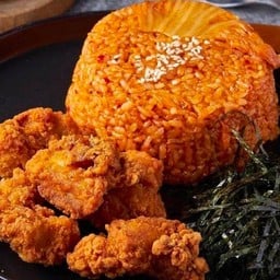 ข้าวผัดซอสSpicyไก่ทอด