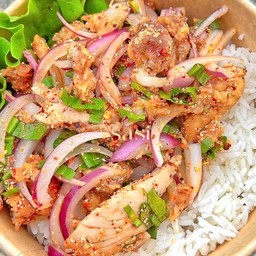 ข้าวยำไก่แซ่บ