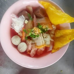 ชายสี่หมี่เกี่ยว วปอ พิเศษ