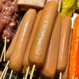 ไส้กรอกชีสตรงกลาง