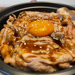 ข้าวหน้าเนื้อไข่ดอง