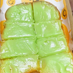 ขนมปังปิ้ง สังขยาใบเตย