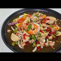 ยำกุ้งสุกหมูยอ