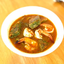 แกงส้มไข่ชะอมกุ้ง