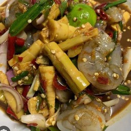 ตำหน่อไม้อ่อนกุ้งสุก