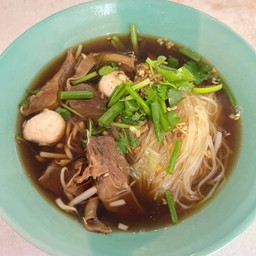 เส้นเล็กหมูตุ๋น ธรรมดา