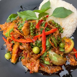 ผัดเผ็ด ราดข้าว