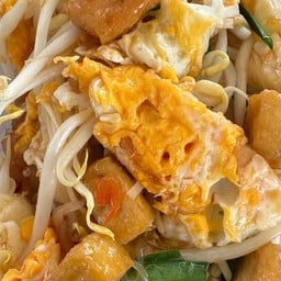 ผัดไทยอาจุมม่า