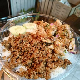 ข้าวหมูหวาน+น้ำตกหมูชิ้น