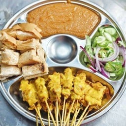 หมูสะเต๊ะ คุณณัฐ บ้านต้องมนต์ พุทธบูชา 36