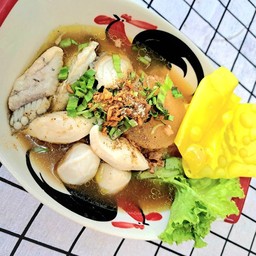 ก๋วยเตี๋ยวเรือสามแซ่บ