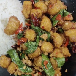 กะเพรากากหมูเจียงฮาย