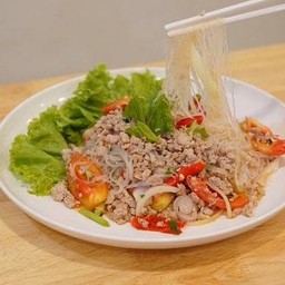 ยำวุ้นเส้นหมูสับ