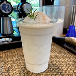 มะพร้าวนมสดปั่น