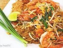 ผัดไทยกุ้งสด