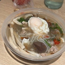 ก๋วยจั๊บญวน ตลาดกลางคืนห้วยขวาง