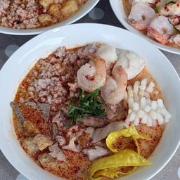 ก๋วยเตี๋ยวยกร้าน ทะเล หมู