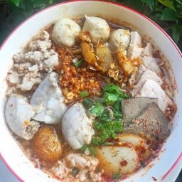 ครัวประเสริฐโชตน์  ❤️ก๋วยเตี๋ยวหมูต้มยำโบราณ& หอยทอด, สาขา ลาดกระบัง 54