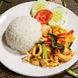 ข้าวปลาหมึกผัดไข่เค็ม