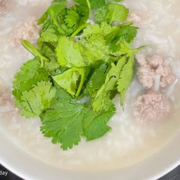 ข้าวต้มหมูสับ