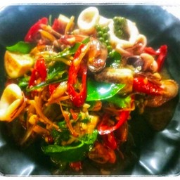 ผัดฉ่าทะเล