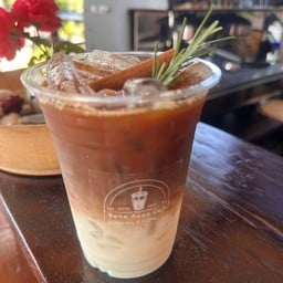 DAY ON CAFÉ By BaanSuan Janhirun เดย์ ออน คาเฟ่ By บ้านสวนจันหิรัญ