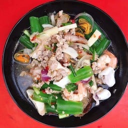 ร้านยำเจ๊เล็ก