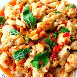 กะเพราไก่เป็นกับ