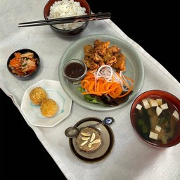 ไก่ทอดคาราเงะเบนโตะ