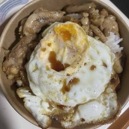 กะเพราไข่ข้น ห้วยใหญ่