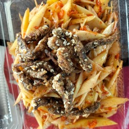 ยำมะม่วงเปรี้ยวน้ำปลากวาน