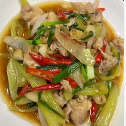 ผัดพริกหยวกไก่ราดข้าว