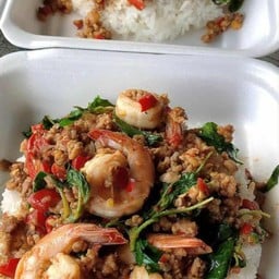 แม่สมพร ครัวในบ้าน