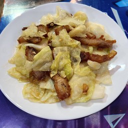 ผัดผักกาดขาวหมูกรอบ