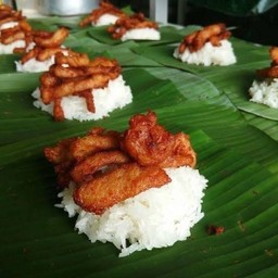 ข้่าวเหนียวหมูทอด