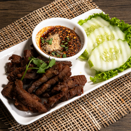 เนื้อแดดเดียวทอดน้ำปลา (กับข้าว)