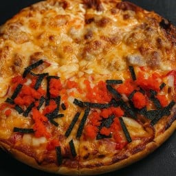 พิซซ่าทูโทน เบคอนชีส&ปูอัดสาหร่ายไข่กุ้ง