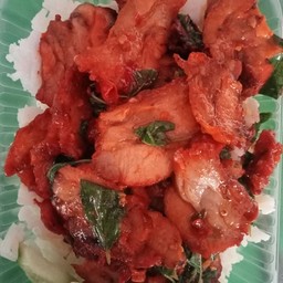 ผัดพริกแกงหมูแดง