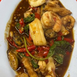 ผัดกระเพราทะเล