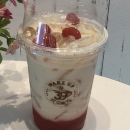 นมสดสตอเบอรี่