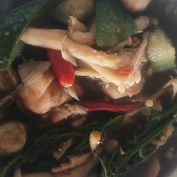 ต้มแฃ่บหมู