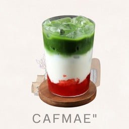 สตอเบอรี่ มัจฉะ ลาเต้