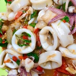 กะเพราทะเลเป็นกับ