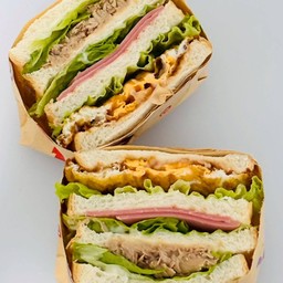 แซนวิช ไข่ดาว ทูน่า โบโรน่าไก่