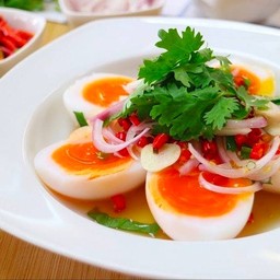ยำไข่ต้ม