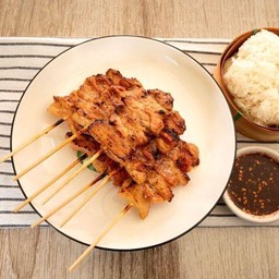 ชุดอิ่มกลาง-หมูปิ้งโบราณ 6 ไม้ + ข้าวเหนียว 1 ห่อ