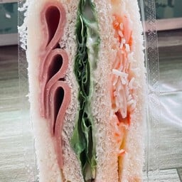 แซนวิชปูอัดโบโลน่า