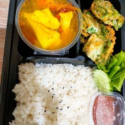 อาหารชุด/ข้าวสวย+แกงส้มกุ้ง+ไข่เจียวชะอม+น้ำพริกผักสด